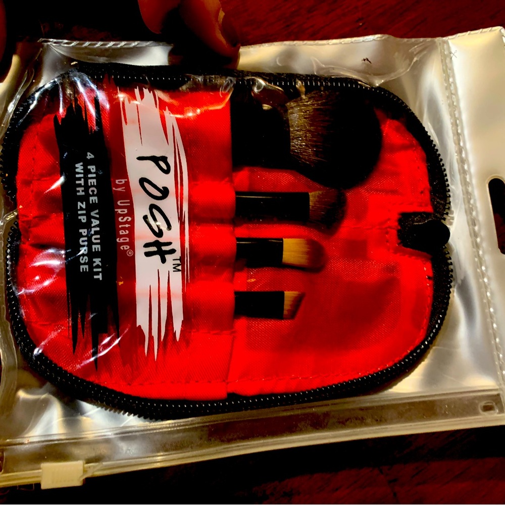 Brand new rare and collectible travel set make up brushes with cosmetic Posh